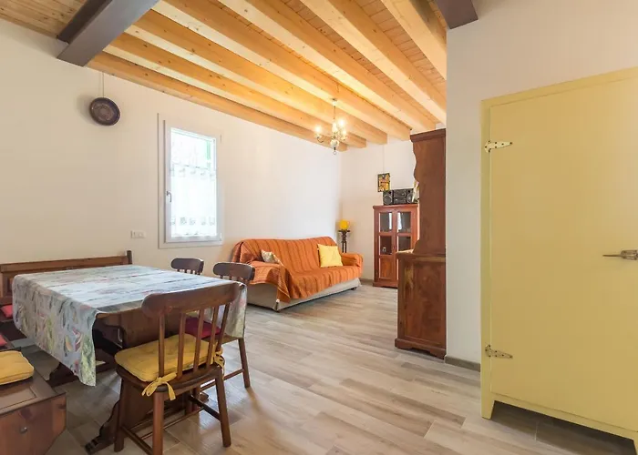 Апартаменты La Casa Nel Bosco Доло